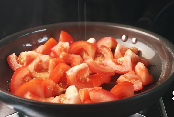 cook-tomato_tomato-eggs_april-2019-wk1